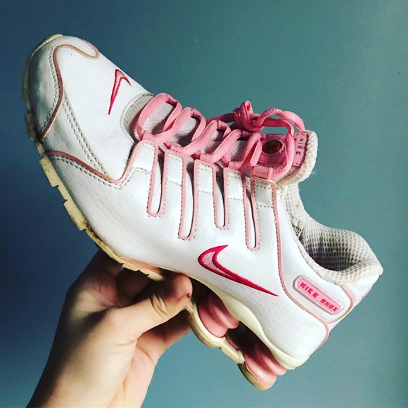 pink and white nike shox